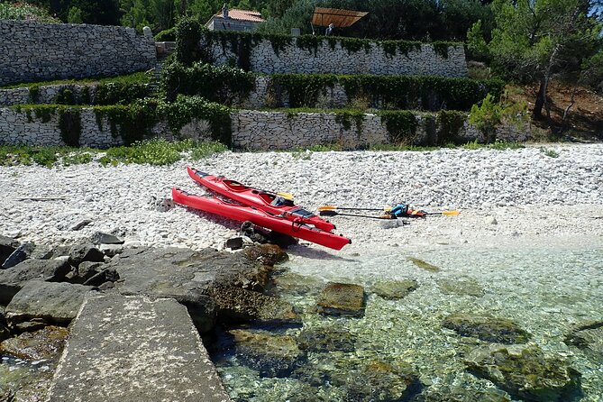 Lumbarda-Sunset Kayaking Experience with picnic: Wine and Sweets - How hard is the kayaking?