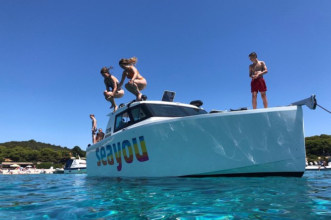 Luxury Blue Cave, Hvar and Vis Boat Tour from Split and Brac - Vis and Komiza: more than a photo stop