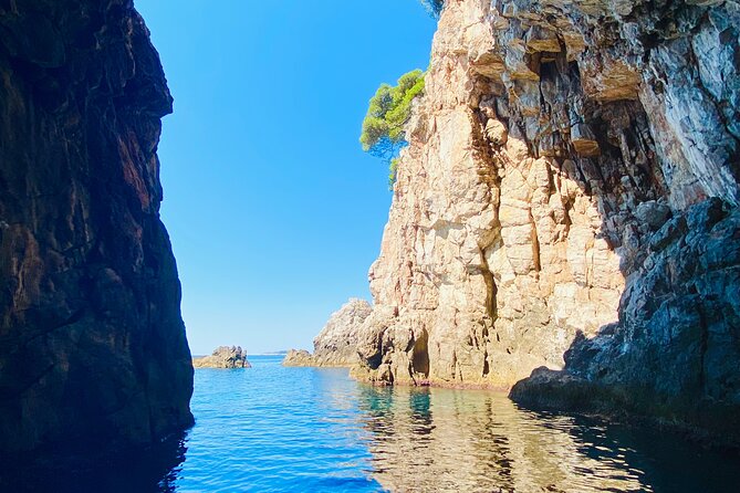 Luxury Private Boat Tour to Elaphiti Islands - What is included onboard