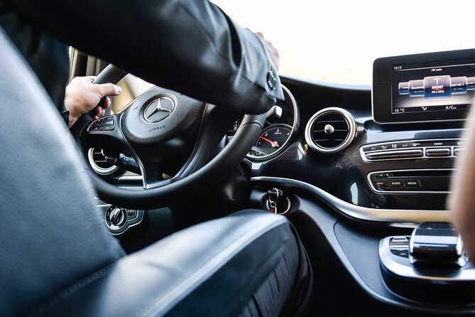 Luxury private transfer: Split airport to Split - Riding in a Mercedes E-Class or V-Class