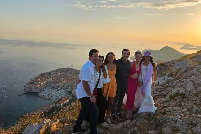 Luxury Sunset Tour with Wine Tasting - What the private format changes