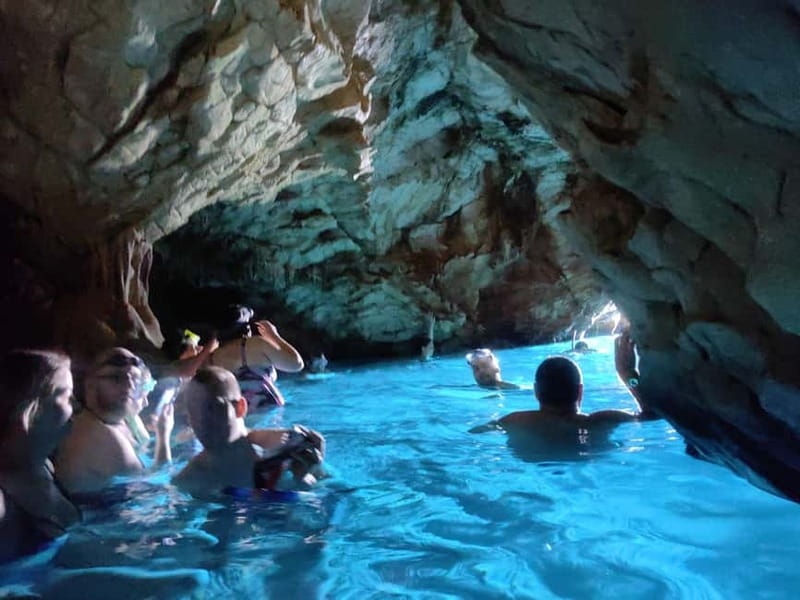 Makarska: 3-island Speedboat Cave & Blue Lagoon Tour - One hour in Jelsa, Hvar