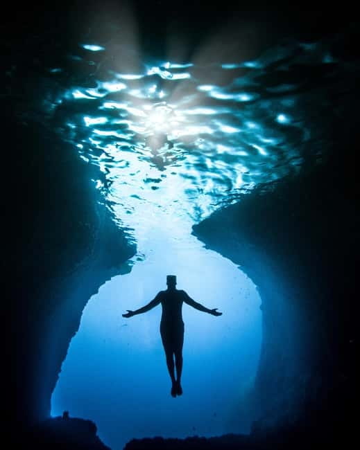 Makarska: 3-island Speedboat Cave & Blue Lagoon Tour - Swimming into the Little Blue Cave