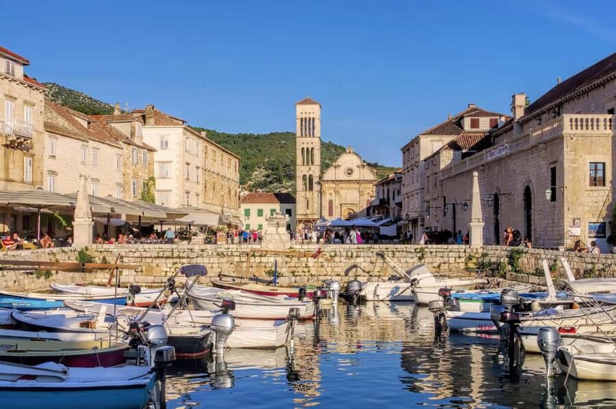 Makarska: 5-Islands Tour, Blue Cave, Vis, Hvar & Brač - Hvar Town: the best chance to choose your own pace