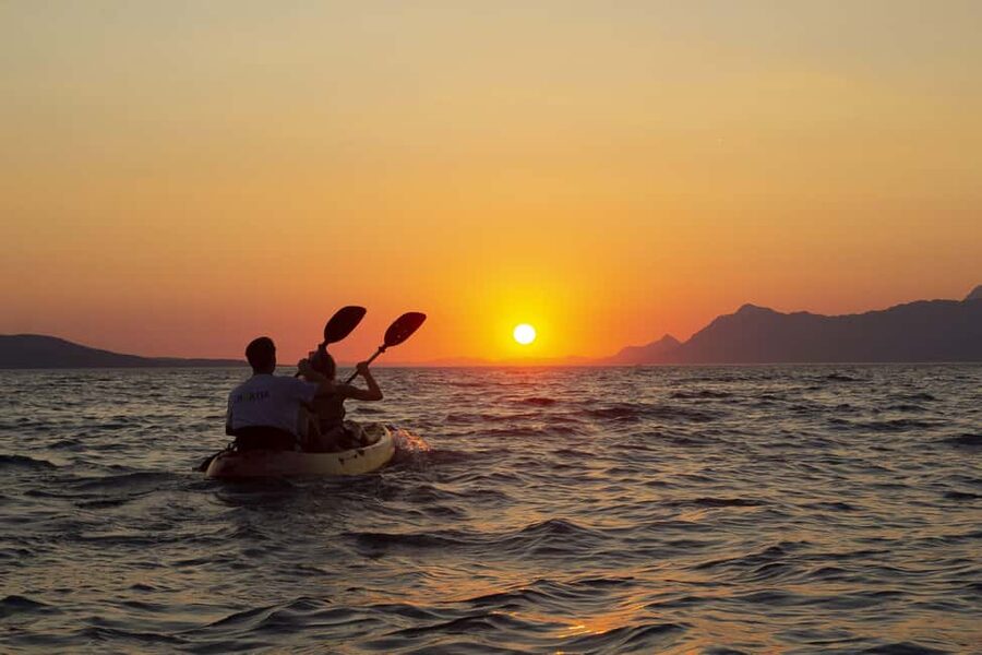 Makarska: Guided Sea Kayaking Tour with Snorkeling Stop - Starting below Restaurant Lavander