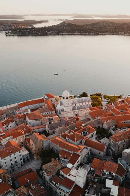 Makarska: Krka National Park Day Trip with Šibenik Visit - Three hours beside Skradinski buk
