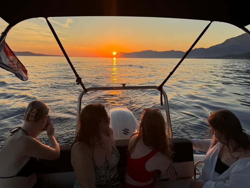 Makarska: Speedboat Sunset Tour to hidden bay on island Brač - Leaving Makarska with the Riviera behind you