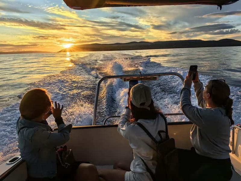Makarska: Speedboat Sunset Tour to hidden bay on island Brač - Who will enjoy this 90-minute outing