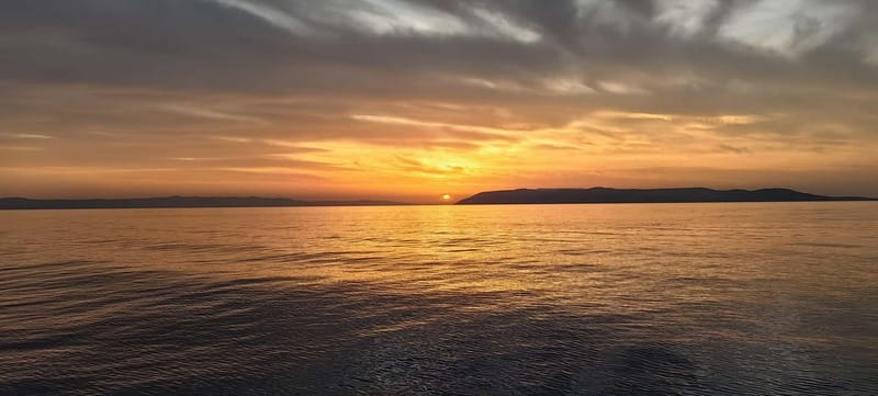 Makarska: Speedboat Sunset Tour to hidden bay on island Brač - Practical tips for getting the most from it