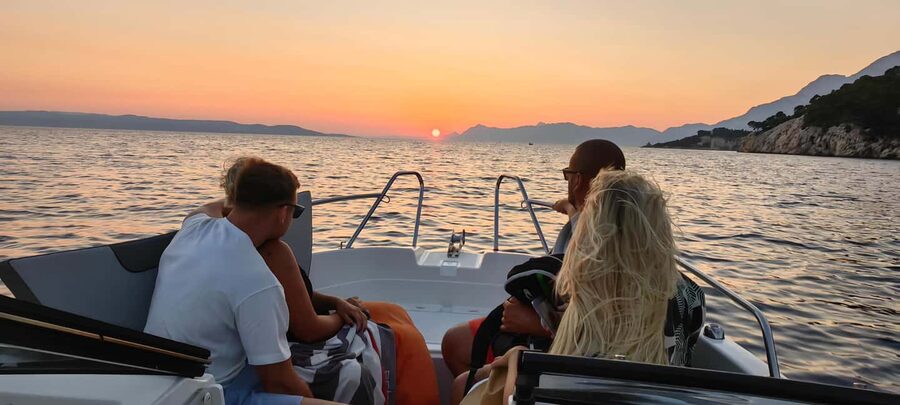 Makarska: Speedboat Sunset Tour to hidden bay on island Brač - Swimming, snorkeling, or simply enjoying the view