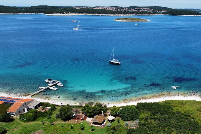 Medulin -Kamenjak 5h boat trip with lunch & drinks on Sandra Boat - Ceja Island and the long beach stop