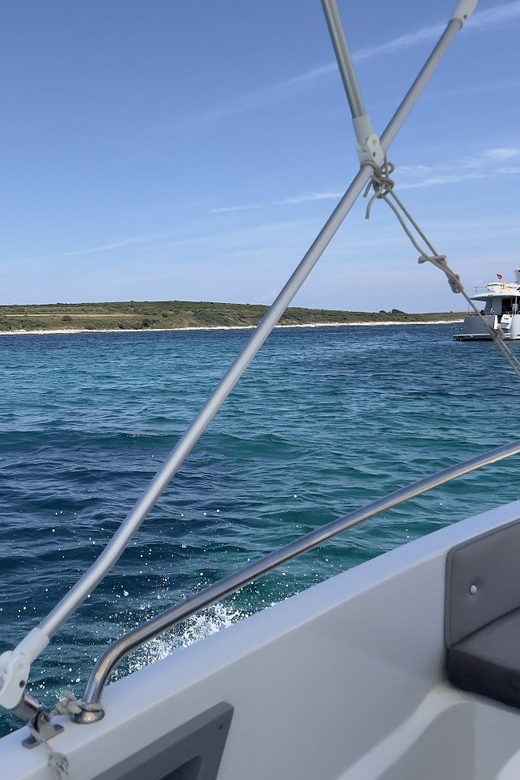 Medulin: Morning on Speedboat with Cave & Island Snorkeling - Swimming and Snorkeling at the Kamenjak Cave