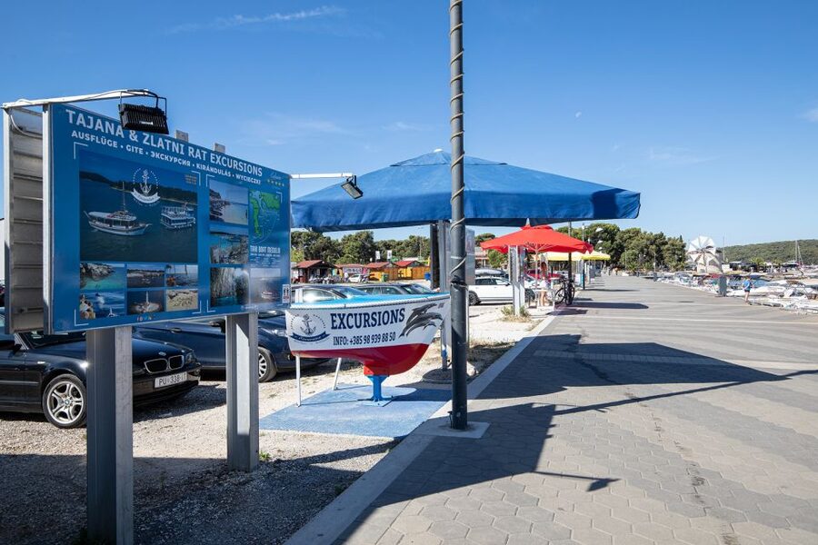 Medulin: Private Boat Tour with Captain - Captain-led sightseeing, with safety first