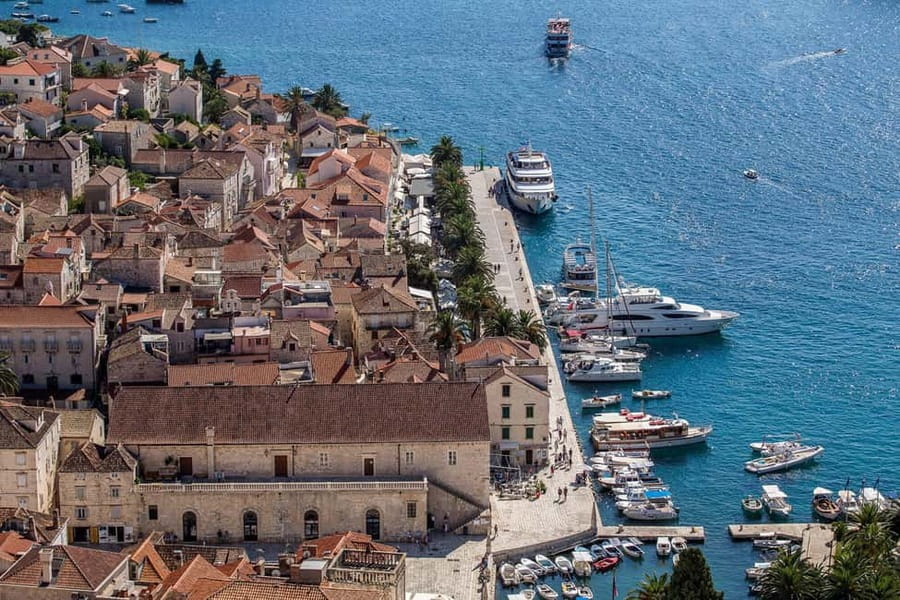 Milna: Boat Trip to Bol and The Hidden Bays of Brac island - Lunch at a traditional seaside restaurant
