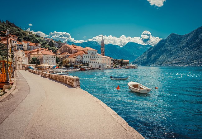 Montenegro Bay Cruise with Lunch on the Boat day trip - Lunch on the larger boat
