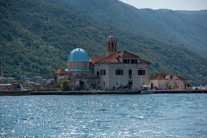 Montenegro: Bay of Kotor Day Trip from Dubrovnik English -Español - Who will enjoy this day trip most