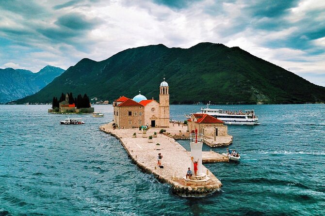 Montenegro full-day tour - Crossing from Croatia into Montenegro