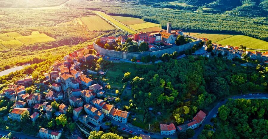 Motovun: The trail of Giants hiking tour & Fritule Tasting - Meeting Veli Jože on the road upward