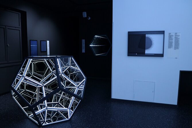 Museum of Illusions Zagreb - Practical access and comfort notes