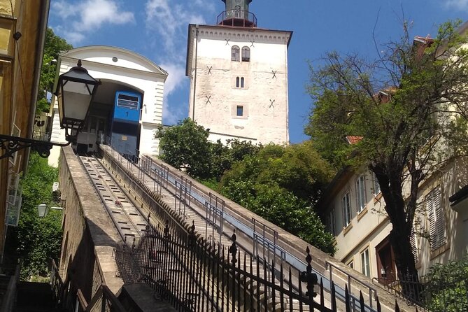 One way Private Transfer from Zagreb Airport to Zagreb - Sasha and Aleksandar bring local context