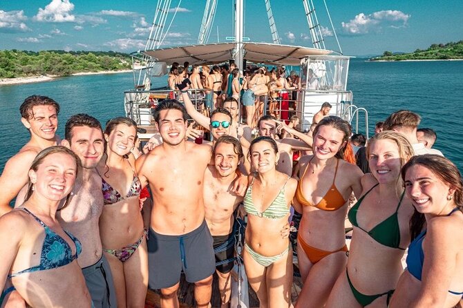 Out to Sea Split Boat Party w/ Blue Lagoon Swim, Dj & Afterparty - What the Split boat party is really like