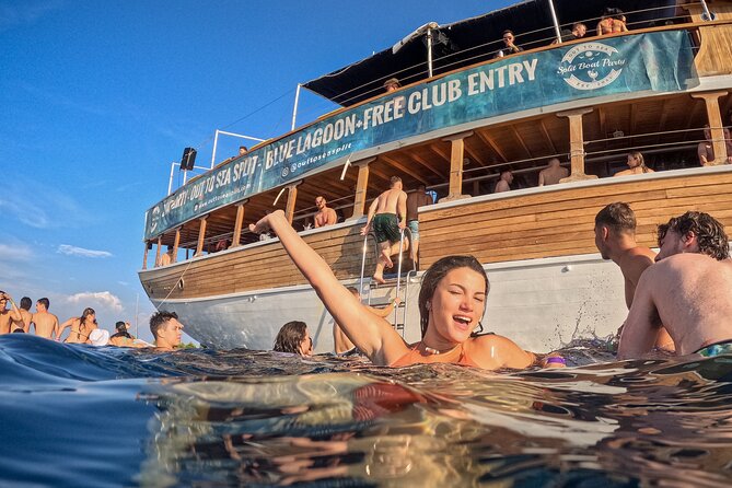 Out to Sea Split Boat Party w/ Blue Lagoon Swim, Dj & Afterparty - Dancing above the Adriatic