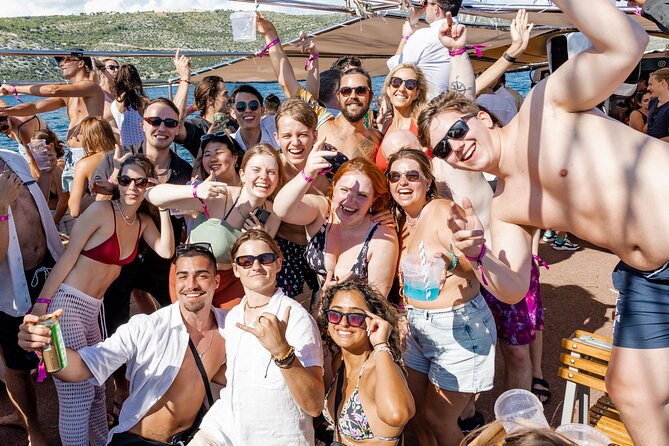 Out to Sea Split Boat Party w/ Blue Lagoon Swim, Dj & Afterparty - Who should book this day at sea?