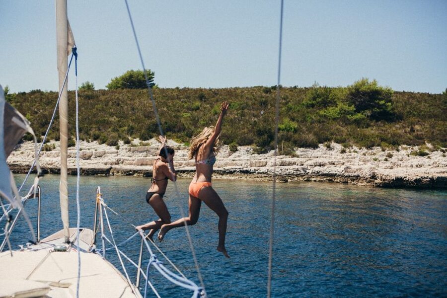 Pakleni Islands Sailing Tour - Six hours aboard a real sailing boat