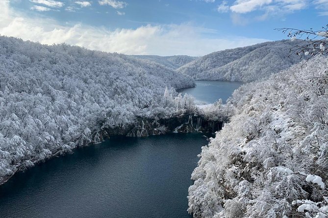 Plitvice Lakes 3,5h tour with panoramic boat ride - What the electric train adds