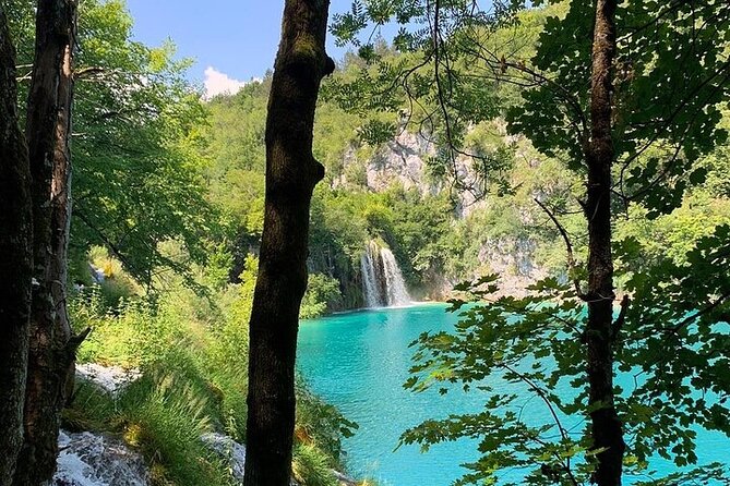 Plitvice Lakes Day Tour from Zadar, Simple and Safe - Crowds, delays, and the pace of the day