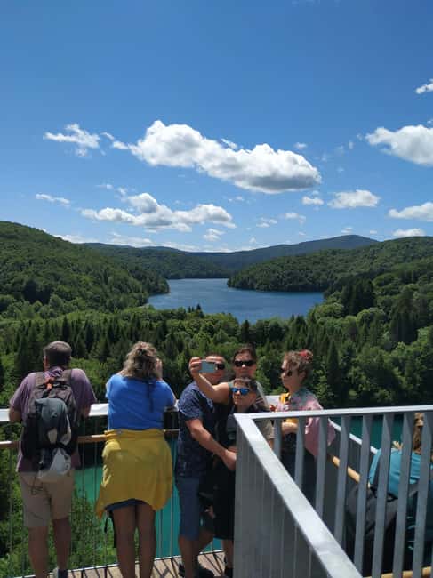 Plitvice Lakes: Guided Walking Tour with Train and Boat Ride - What the guides add to the visit