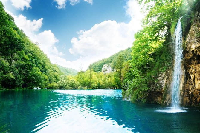 Plitvice Lakes National Park: Day Trip from Omiš - The first walk through Plitvice Lakes