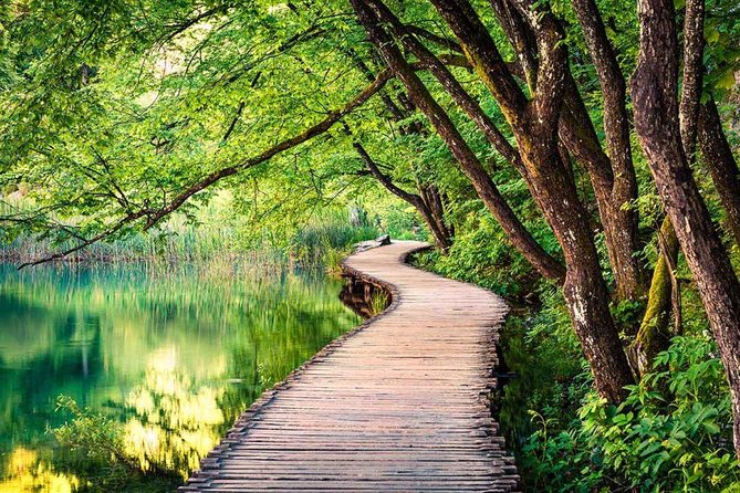 Plitvice Lakes National Park: Day Trip from Omiš - The lunch stop and what to bring