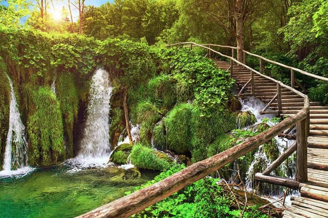 Plitvice Lakes National Park Guided Day Tour from Split - Group size, guides, and the human factor