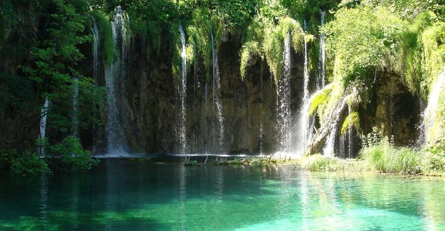 Plitvice Lakes National Park: Private Tour from Zadar - Walking the Upper Lakes