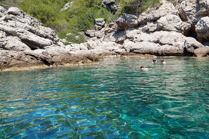Private boat tour- explore the islands, find hidden caves and try snorkelling - Šunj Beach and the final hour