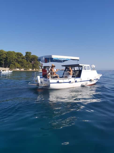 Private Boat tour with refreshing drinks Zadar - Leaving Zadar on a traditional wooden boat