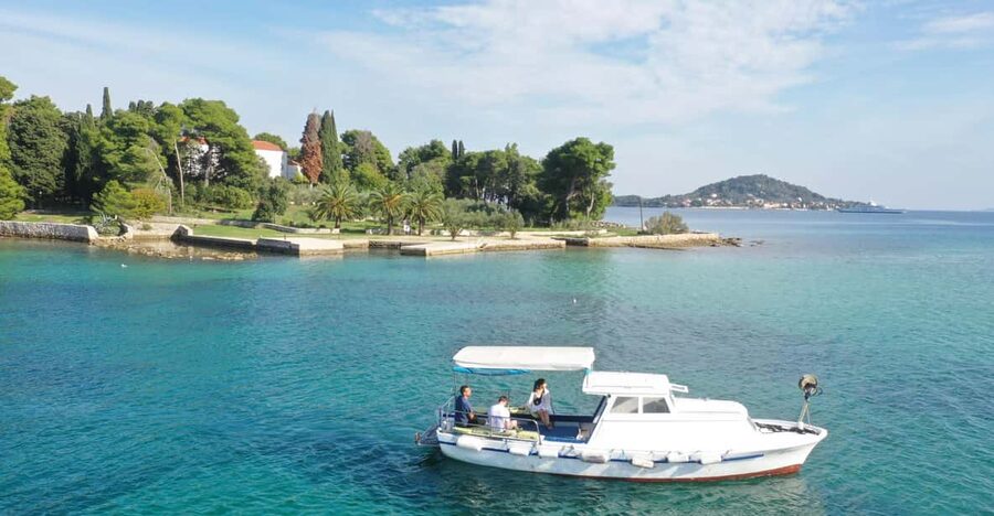 Private Boat tour with refreshing drinks Zadar - Preko offers a longer hour ashore