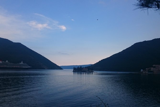 Private full day Montenegro tour - Border timing and the early start
