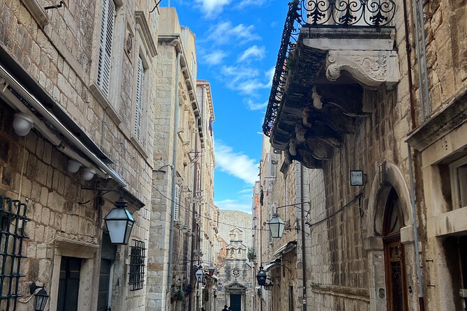 Private History Old Town and City Wall Tour in Dubrovnik - Timing, meeting point, and daily limits
