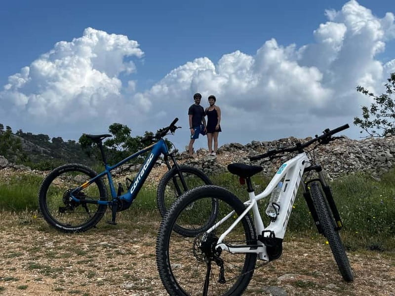 Private Hvar Island E-Bike Tour - Malo Grablje and Velo Grablje on old routes