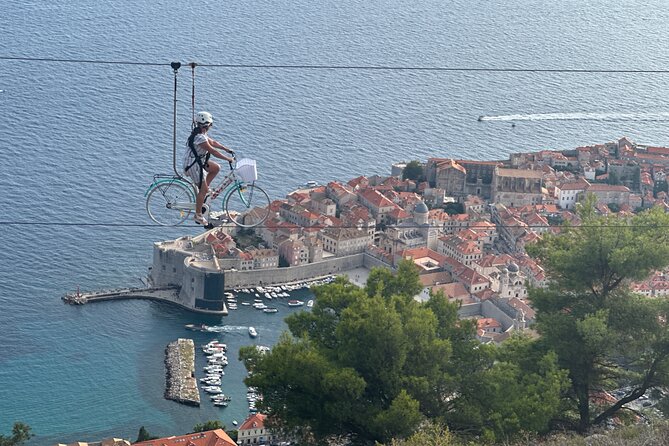 Private Round-Trip Airport Transfer in Dubrovnik - How the service compares with a basic taxi