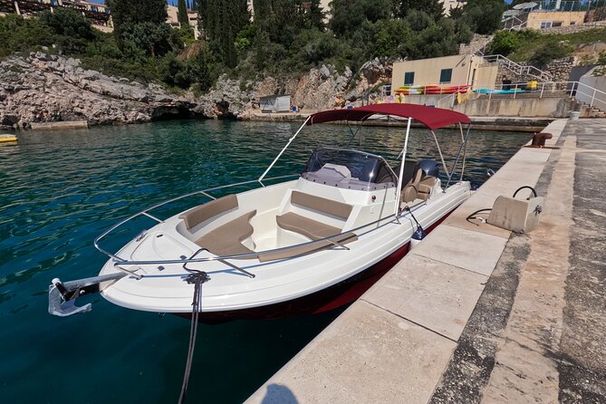 Private Speedboat Tour- Blue cave, sandy beaches and snorkelling - Šipan for a long island lunch