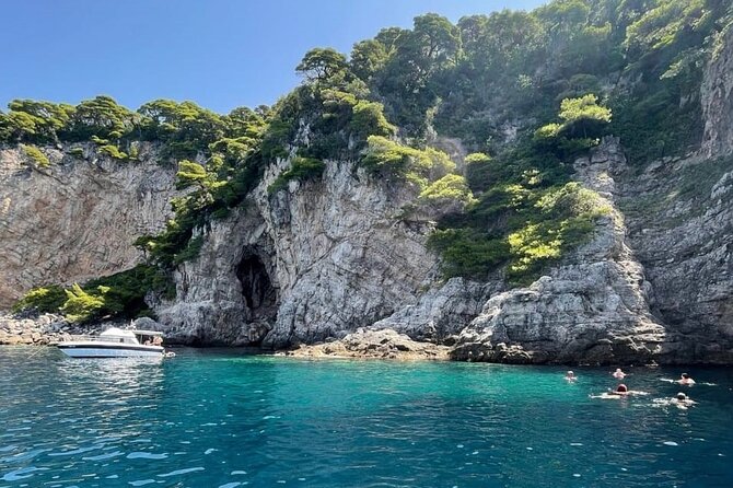 Private Speedboat Tour | Caves Beaches Islands and more - A private boat day from Dubrovnik