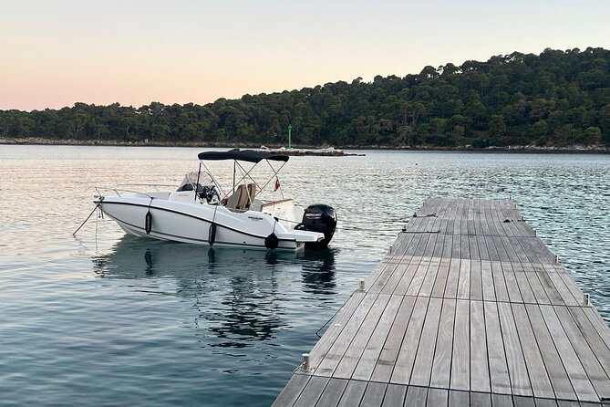 Private Speedboat Tour | Caves Beaches Islands and more - Sipan rewards a longer, slower stop