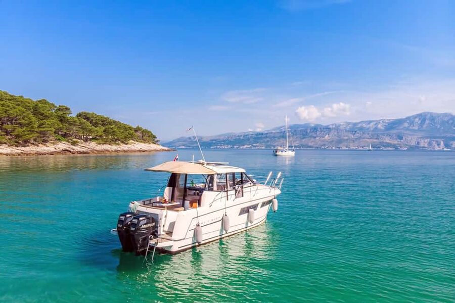 Private speedboat tours Sea Symphony - A full day across Brac and Hvar