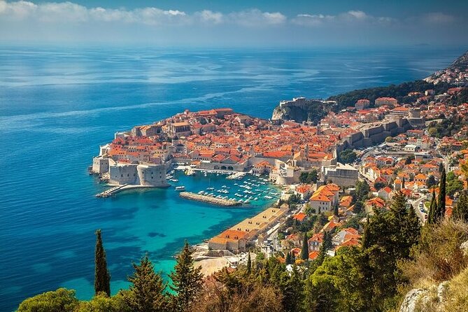 Private Walking Tour in Dubrovnik with Guide - The Cathedral connects faith and archaeology