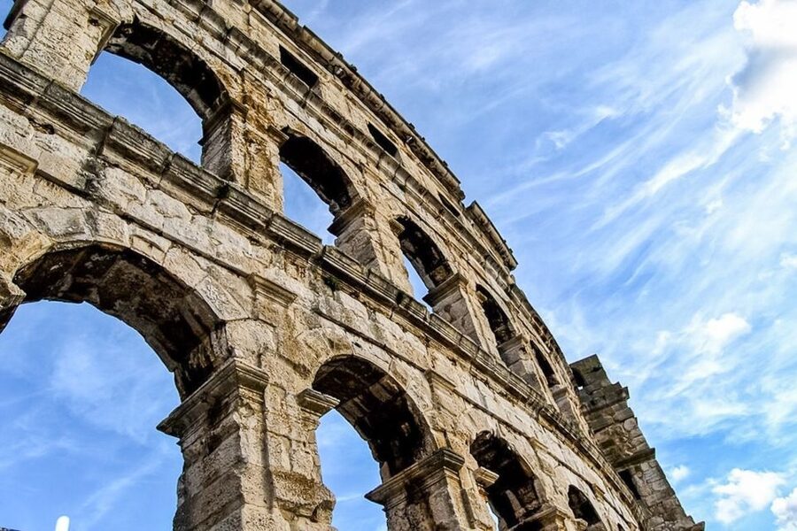 Pula: Arena Entrance Ticket - The Basement Exhibition: Oil, Wine, and Ancient Work