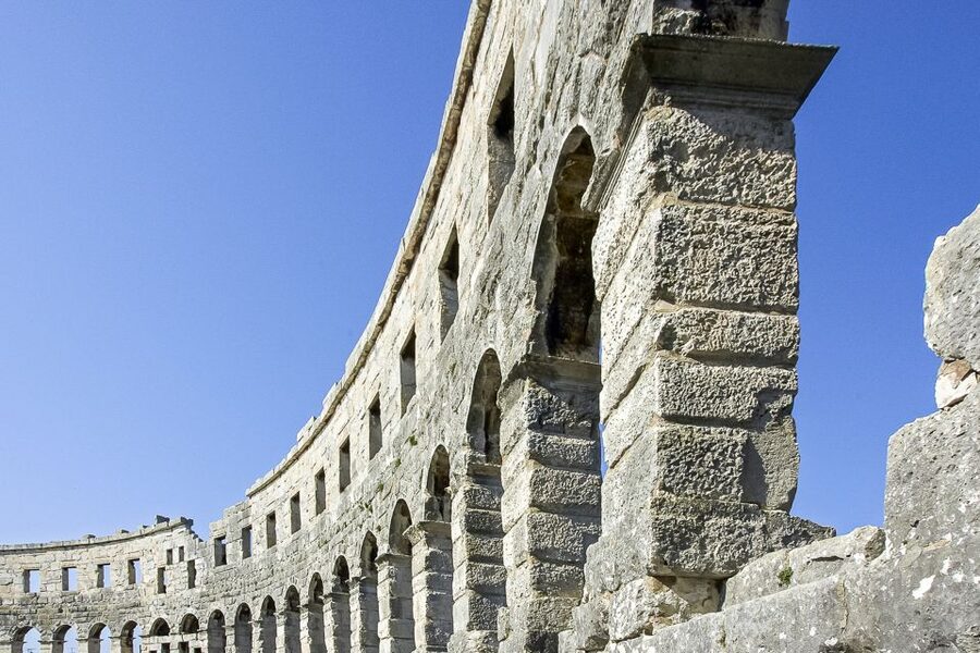 Pula: Arena Entrance Ticket - Families, History Fans, and Casual Sightseers