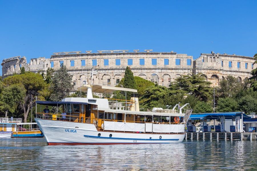 Pula: Brijuni National Park Sunset, Dolphins & Dinner Cruise - Sunset, sea air, and the return to Pula